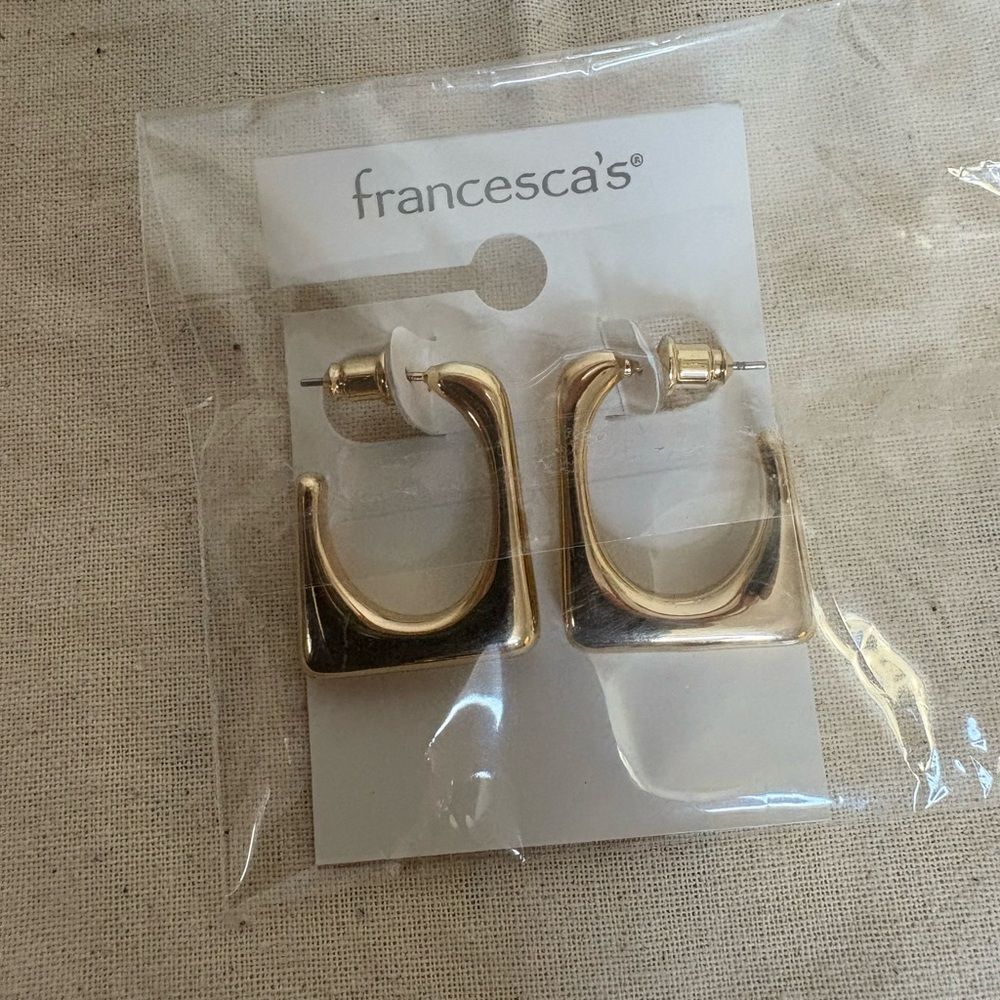 Francesca's Collections Square Gold Earrings